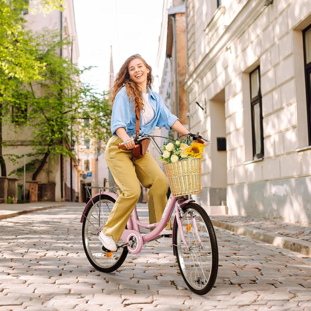 
OUTROAD bicycle details and lifestyle image
